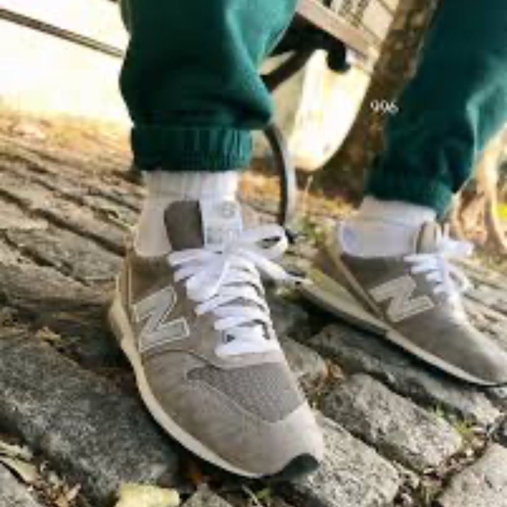 Unisex New Balance | 996 Sneakers | 5.5M/6.5W - Picture 2 of 16